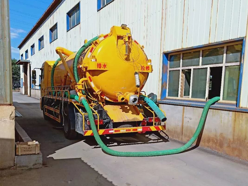 三步两桥厂区化粪池清理